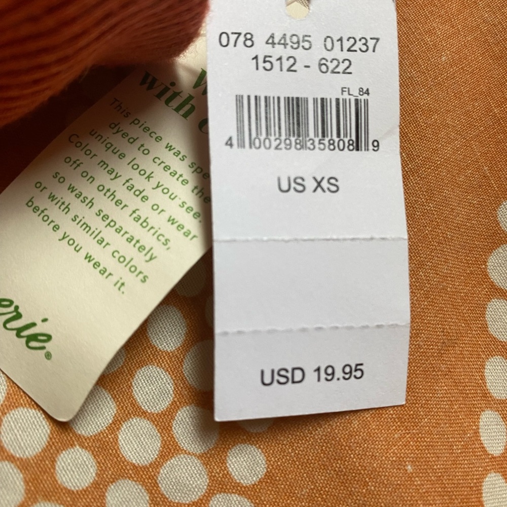 Brand new aerie top tags still on.